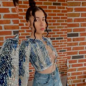 Meet your Posher, Eliza